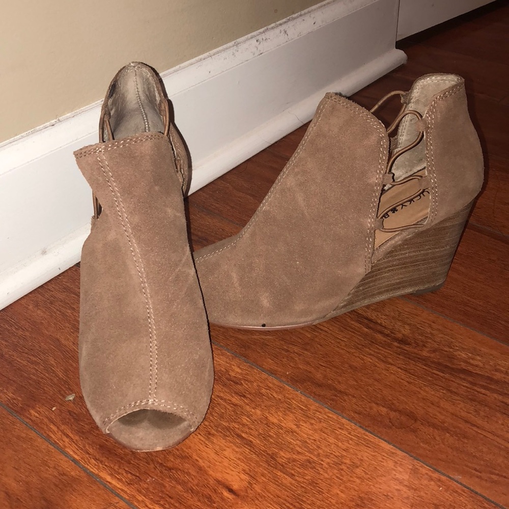 Brown wedges